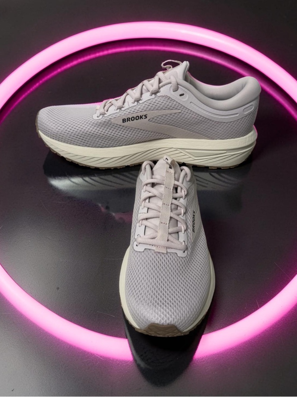 Brooks Women’s Running Shoe — Light Gray